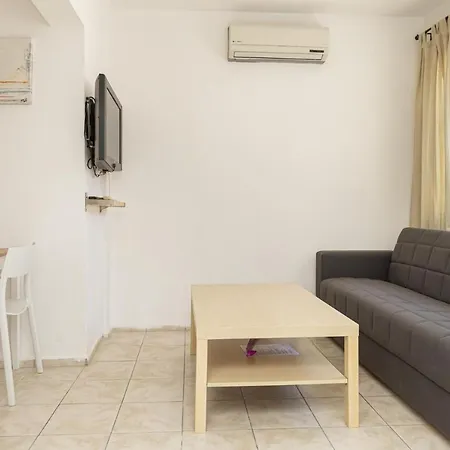 Daire 1 Bedroom Central House In *