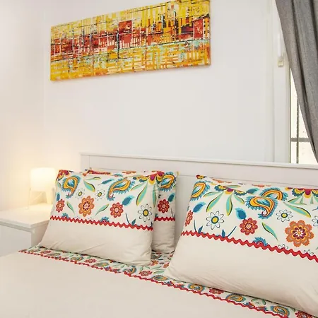 1 Bedroom Central House In 博德鲁姆