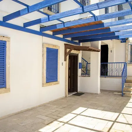 1 Bedroom Central House In 博德鲁姆
